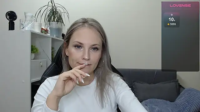 Snapshot of Sunny_bunny6 chatting on January 20, 2025, 6:21 pm Sunny bunny6 online show from January 20, 2025, 6:21 pm