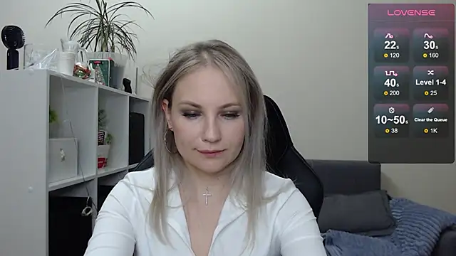Snapshot of Sunny_bunny6 chatting on January 26, 2025, 10:35 pm Sunny bunny6 online show from January 26, 2025, 10:35 pm