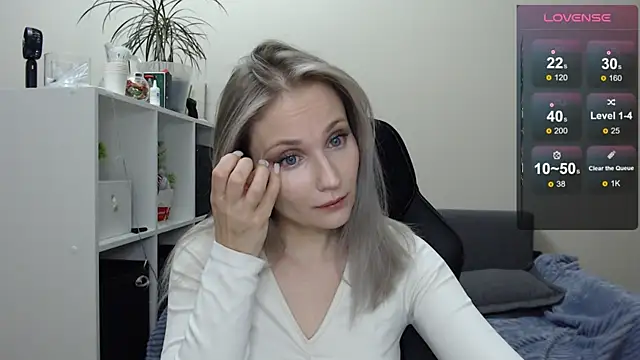 Snapshot of Sunny_bunny6 chatting on February 1, 2025, 11:48 pm Sunny bunny6 online show from February 1, 2025, 11:48 pm