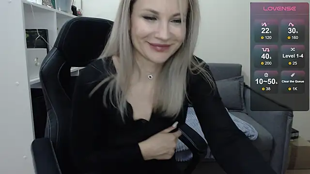Snapshot of Sunny_bunny6 chatting on February 13, 2025, 9:41 am Sunny bunny6 online show from February 13, 2025, 9:41 am