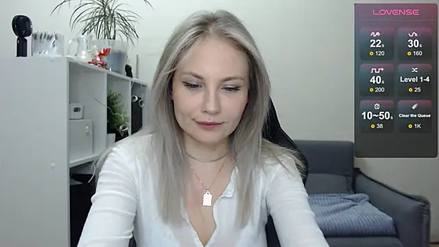 Snapshot of Sunny_bunny6 chatting on February 28, 2025, 5:26 pm Sunny bunny6 online show from February 28, 2025, 5:26 pm