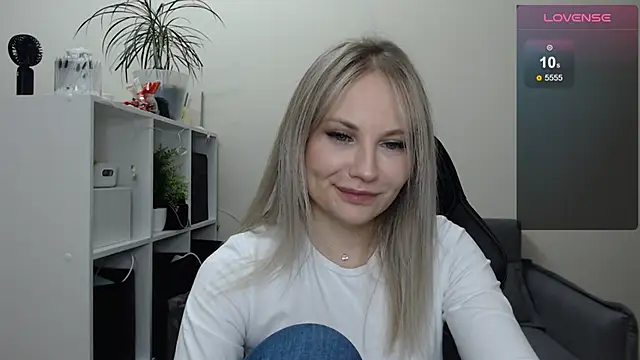 Snapshot of Sunny_bunny6 chatting on March 7, 2025, 7:38 pm Sunny bunny6 online show from March 7, 2025, 7:38 pm