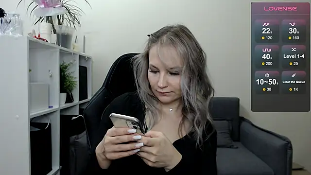 Snapshot of Sunny_bunny6 chatting on March 19, 2025, 3:41 am Sunny bunny6 online show from March 19, 2025, 3:41 am