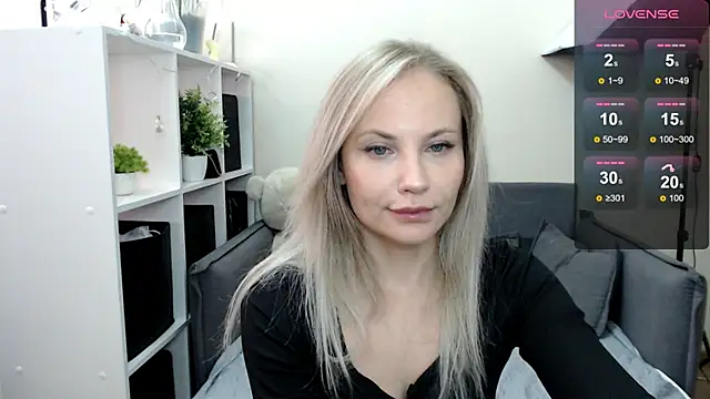 Snapshot of Sunny_bunny6 chatting on September 19, 2025, 6:04 am Sunny bunny6 online show from September 19, 2025, 6:04 am
