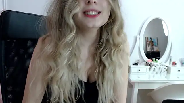  sweettreat online show from March 13, 2025, 10:32 pm