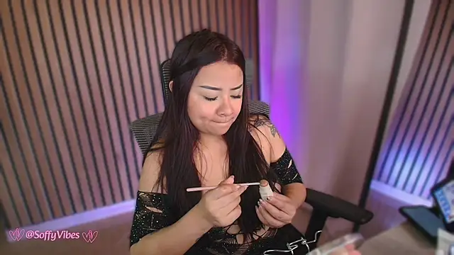 Snapshot of soffyvibes- chatting on October 13, 2025, 1:05 am soffyvibes- online show from October 13, 2025, 1:05 am