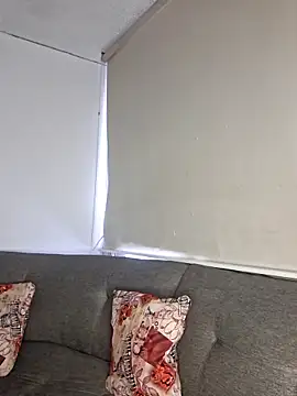 DANIELA MICHEL online show from March 16, 2025, 1:49 pm