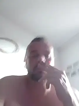 mikaaaaase online show from October 8, 2025, 12:58 pm