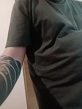 mikaaaaase online show from April 9, 2026, 6:41 am