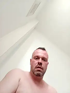 mikaaaaase online show from April 21, 2026, 6:41 am