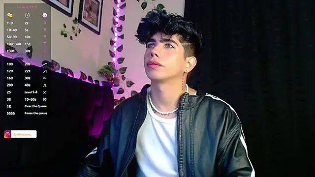 LyleBennett  online show from January 23, 2025, 10:22 am