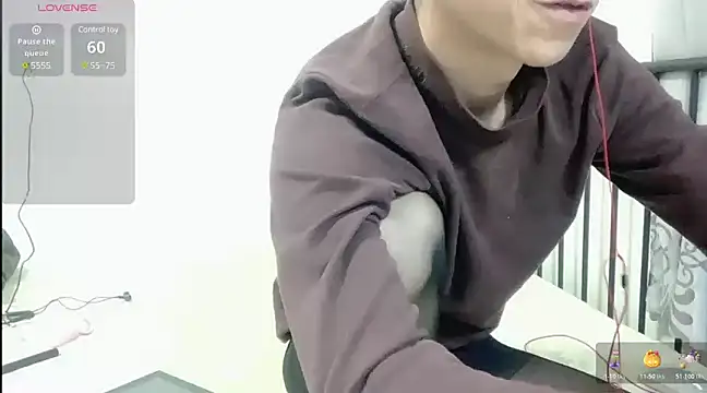 TGH521 online show from December 28, 2024, 9:51 pm