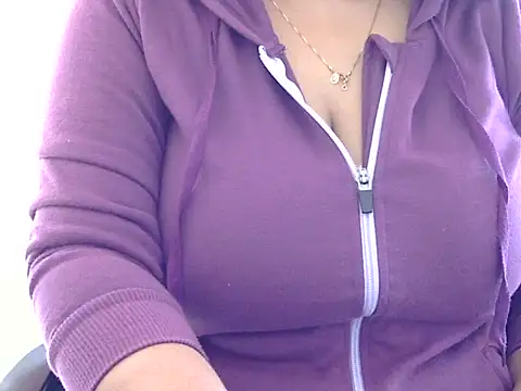 Snapshot of Riya_riyaa chatting on December 20, 2024, 2:19 am Riya riyaa online show from December 20, 2024, 2:19 am