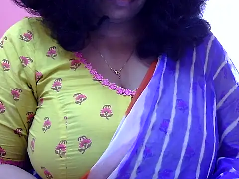 Snapshot of Riya_riyaa chatting on December 21, 2024, 2:41 am Riya riyaa online show from December 21, 2024, 2:41 am
