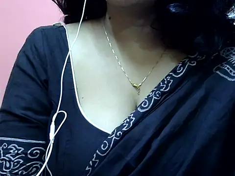 Snapshot of Riya_riyaa chatting on December 21, 2024, 10:06 am Riya riyaa online show from December 21, 2024, 10:06 am
