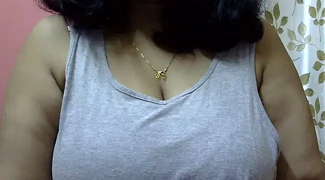 Snapshot of Riya_riyaa chatting on January 5, 2025, 4:38 pm Riya riyaa online show from January 5, 2025, 4:38 pm