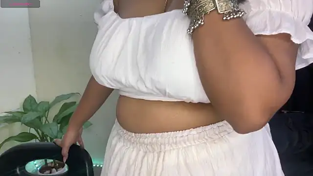 Snapshot of Doodhwaali chatting on November 7, 2025, 10:48 am Doodhwaali online show from November 7, 2025, 10:48 am