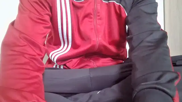 boy for playing online show from November 3, 2025, 1:01 pm