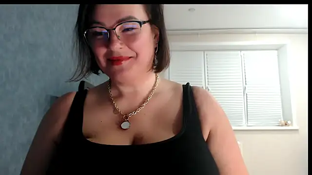 Nora Star online show from April 10, 2026, 6:23 pm