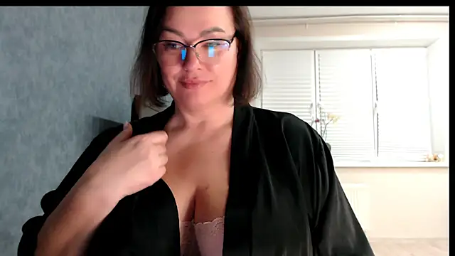 Nora Star online show from April 13, 2026, 5:40 pm