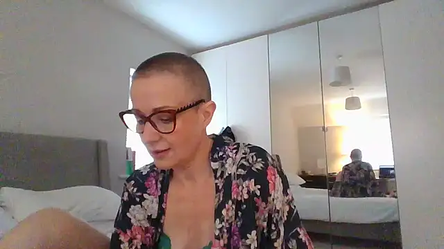Snapshot of ELEGANT-ARIA36 chatting on February 5, 2025, 9:46 am ELEGANT-ARIA36 online show from February 5, 2025, 9:46 am