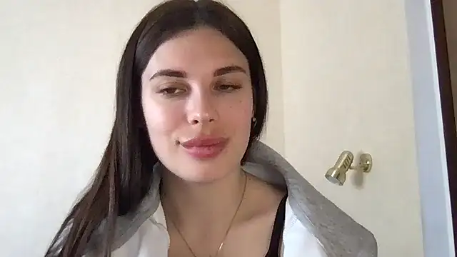 MoonriseGoddess online show from April 15, 2026, 9:27 am