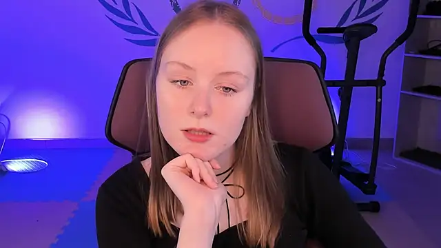 VivienLeeigh online show from December 14, 2024, 1:05 pm