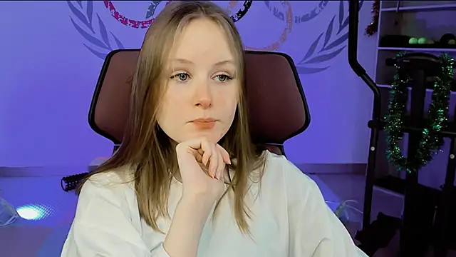 VivienLeeigh online show from December 31, 2024, 8:15 am