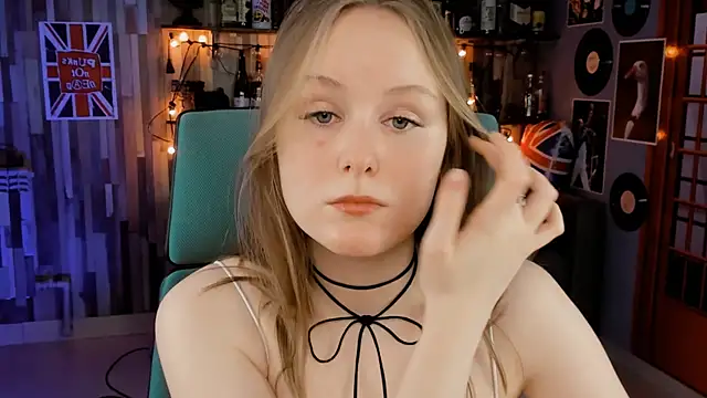 VivienLeeigh online show from January 14, 2025, 1:17 pm