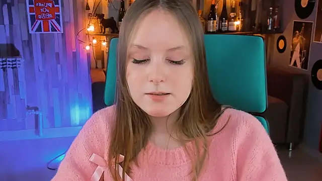 VivienLeeigh online show from January 22, 2025, 4:55 pm