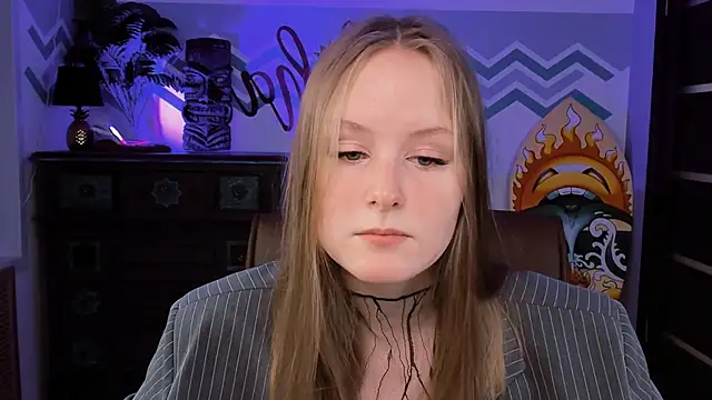 VivienLeeigh online show from February 23, 2025, 9:11 am