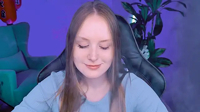 VivienLeeigh online show from September 18, 2025, 11:12 am