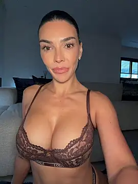 krissiswrld- online show from March 7, 2026, 3:42 pm