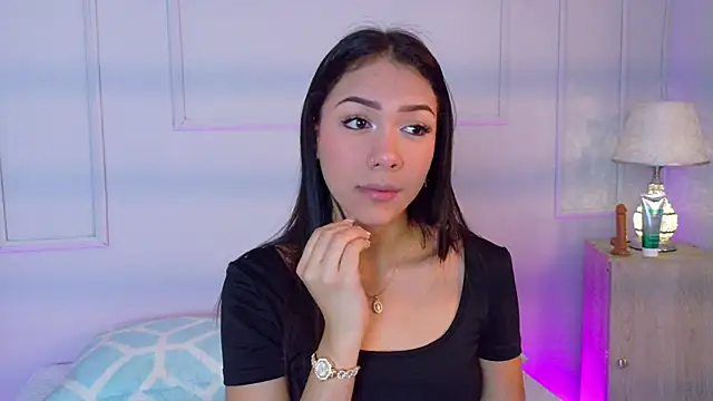 Snapshot of MiaOconner chatting on October 7, 2025, 8:17 pm MiaOconner online show from October 7, 2025, 8:17 pm