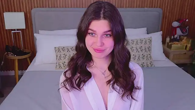 Snapshot of RihannaRose chatting on December 3, 2025, 5:11 pm RihannaRose online show from December 3, 2025, 5:11 pm