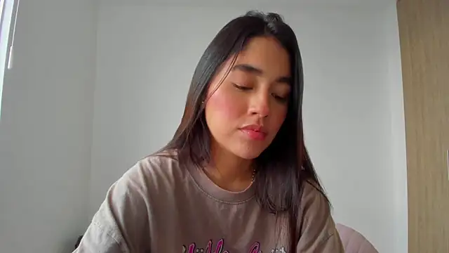 Snapshot of AriaMontgomery chatting on December 1, 2025, 8:47 pm AriaMontgomery online show from December 1, 2025, 8:47 pm