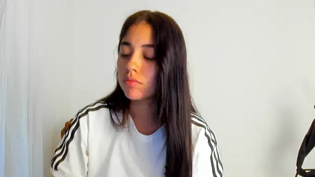 AriaMontgomery online show from August 7, 2026, 5:42 am