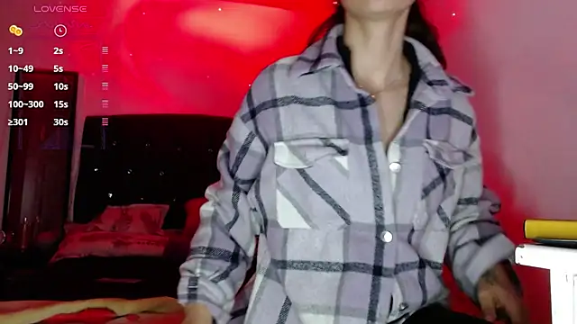 holy juli online show from February 10, 2025, 3:24 am