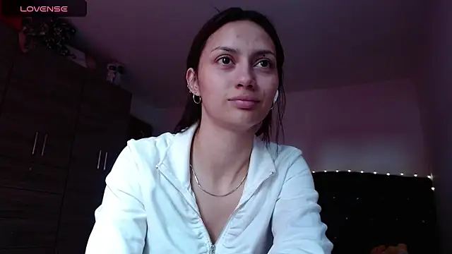 holy juli online show from September 16, 2025, 8:54 pm