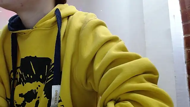 holy juli online show from March 9, 2026, 3:10 am