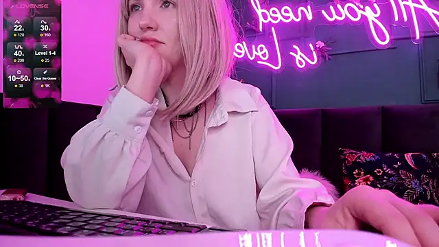 Fluffy Monica online show from March 3, 2025, 4:25 am