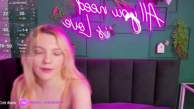 Fluffy Monica online show from April 10, 2026, 1:33 am