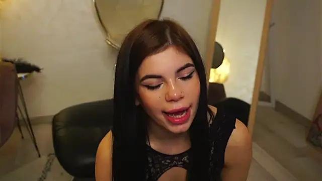 MiriamHazel online show from December 10, 2024, 11:32 am