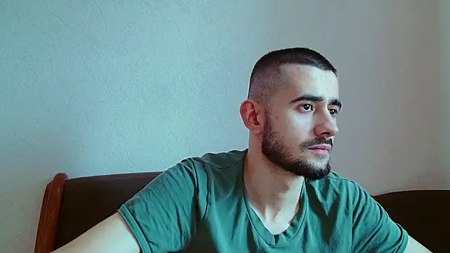 Snapshot of Sweet__Daddy chatting on January 1, 2025, 8:02 am Sweet Daddy online show from January 1, 2025, 8:02 am