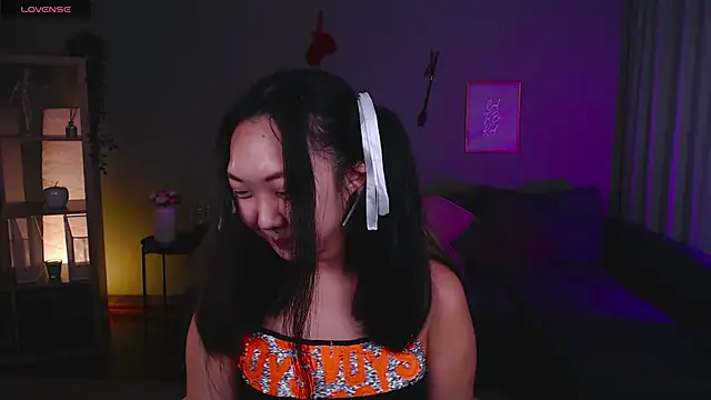 Snapshot of Marine_Vact chatting on October 8, 2025, 2:04 pm Marine Vact online show from October 8, 2025, 2:04 pm