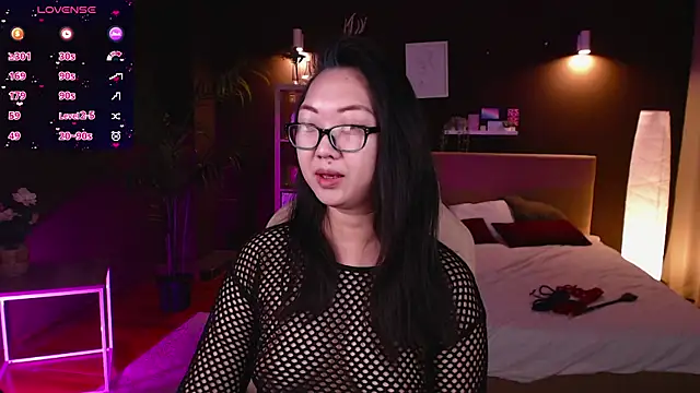 Snapshot of Marine_Vact chatting on November 5, 2025, 2:06 pm Marine Vact online show from November 5, 2025, 2:06 pm