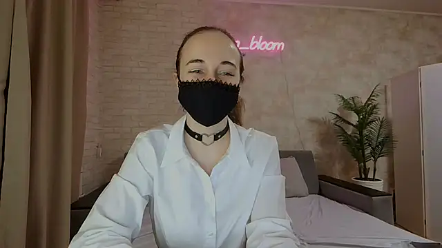 Snapshot of Anika_bloom chatting on February 4, 2025, 9:41 pm Anika bloom online show from February 4, 2025, 9:41 pm