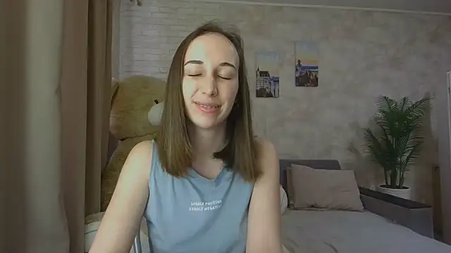 Snapshot of Anika_bloom chatting on October 3, 2025, 10:12 am Anika bloom online show from October 3, 2025, 10:12 am