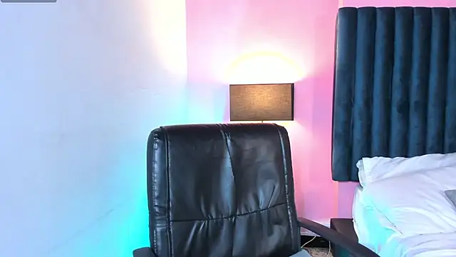 Lily Miiller online show from February 11, 2025, 11:12 pm