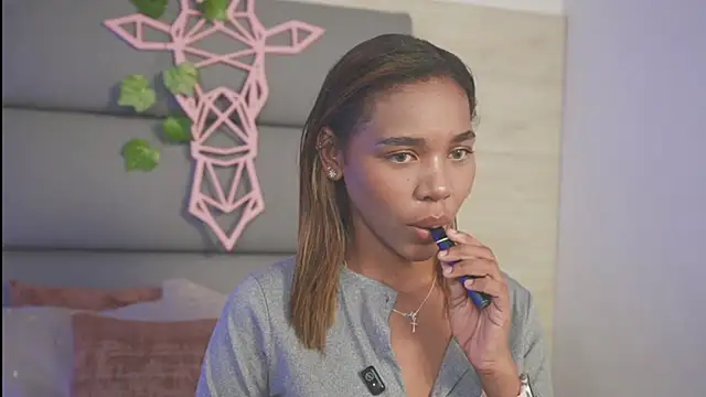 Snapshot of Lily_Miiller chatting on November 21, 2025, 8:40 pm Lily Miiller online show from November 21, 2025, 8:40 pm